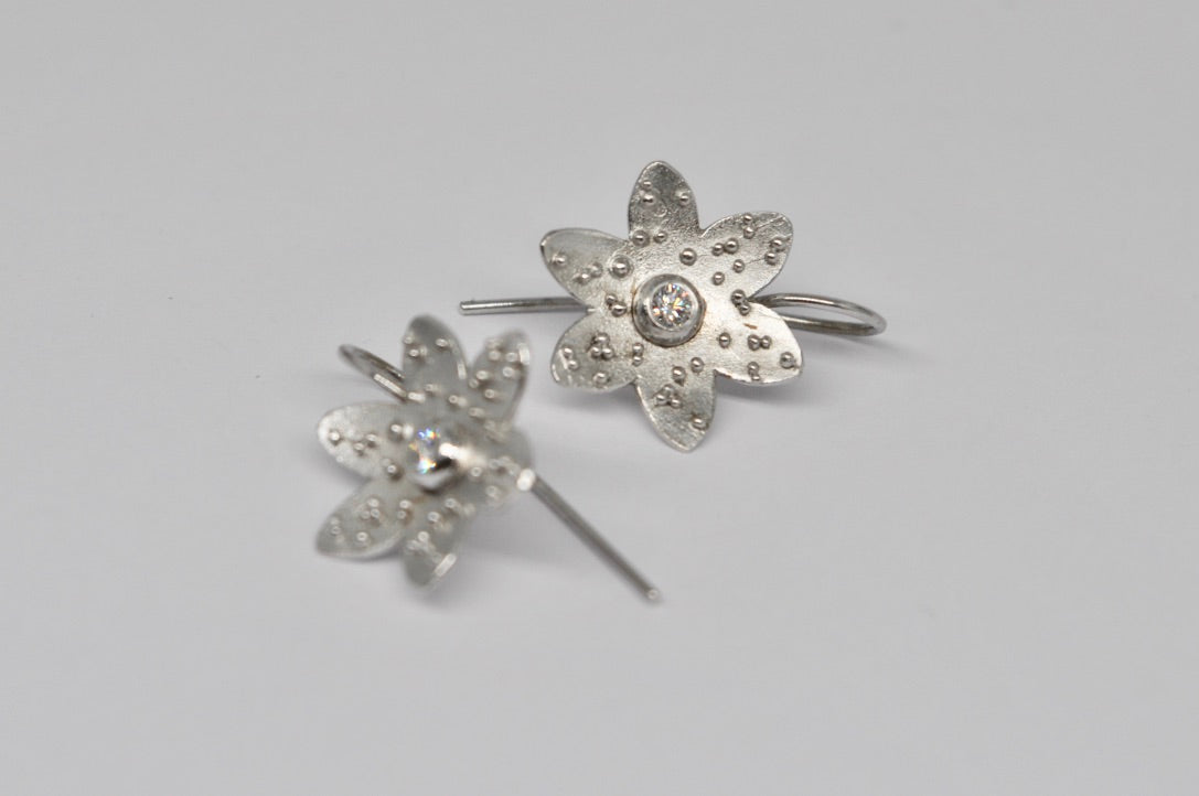 Diamond Flower Earrings in 18K White Gold