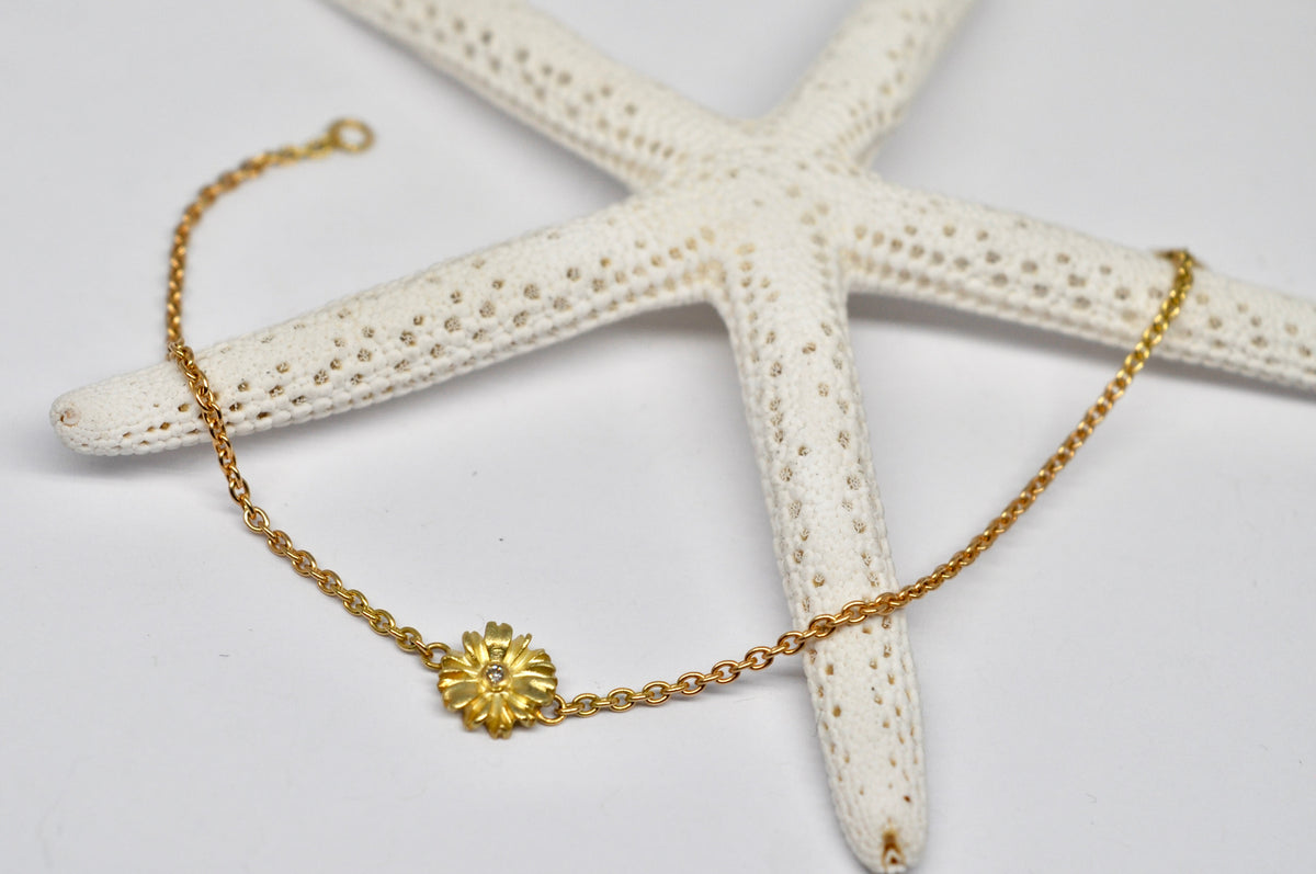 Diamond Daisy Bracelet in 18K Yellow Gold
