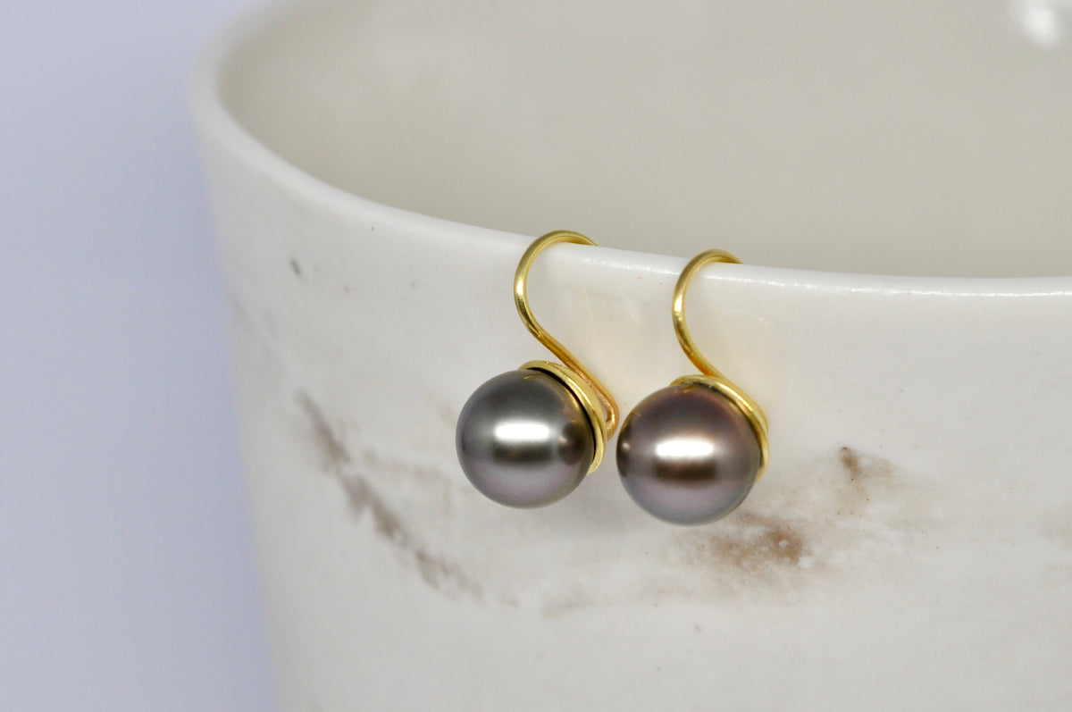 Tahitian Pearl Drop Earrings in 18K Gold