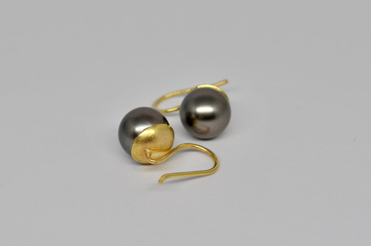 Tahitian Pearl Drop Earrings in 18K Gold
