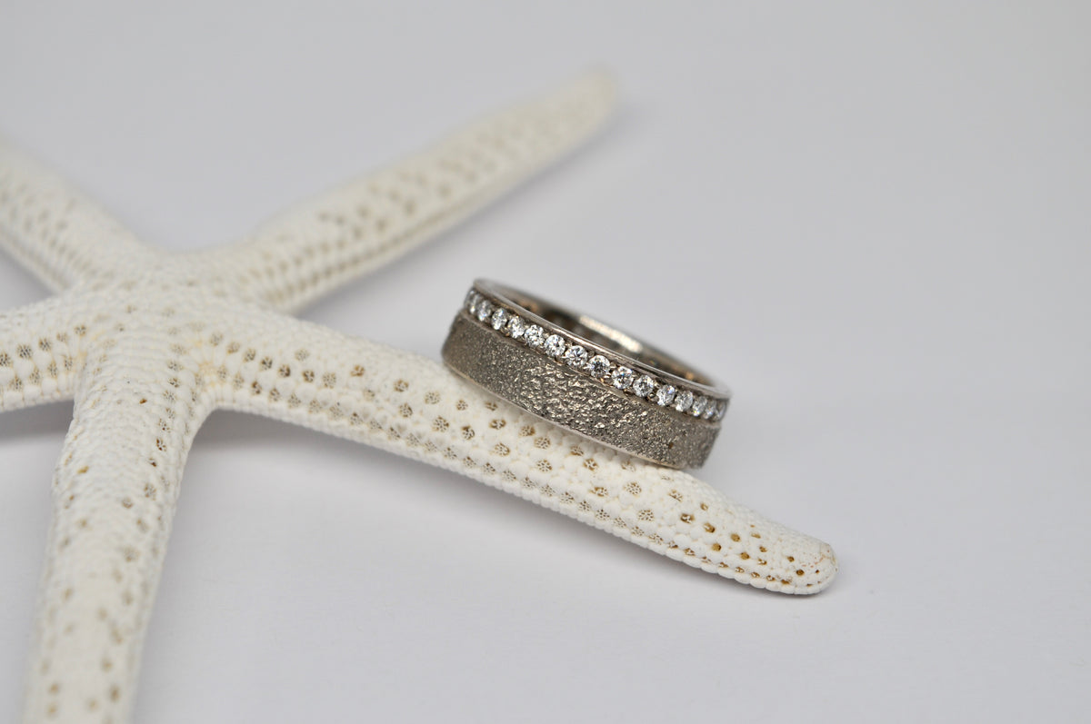 Diamond Edge Textured Band Ring in 18k White Gold