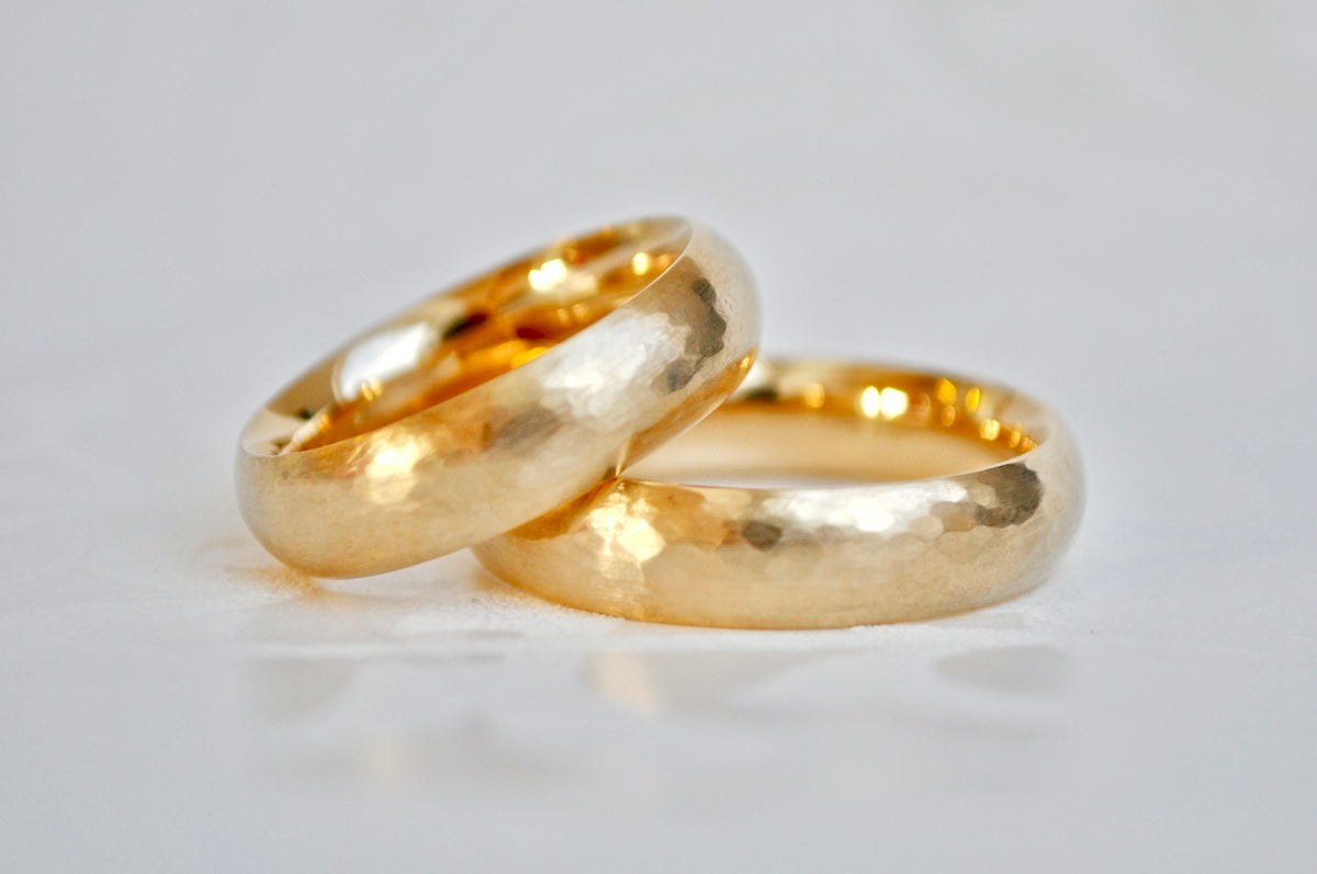 18k yellow gold hammered wedding bands
