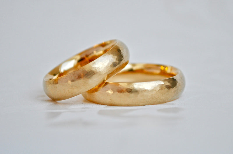 18k yellow gold hammered wedding bands