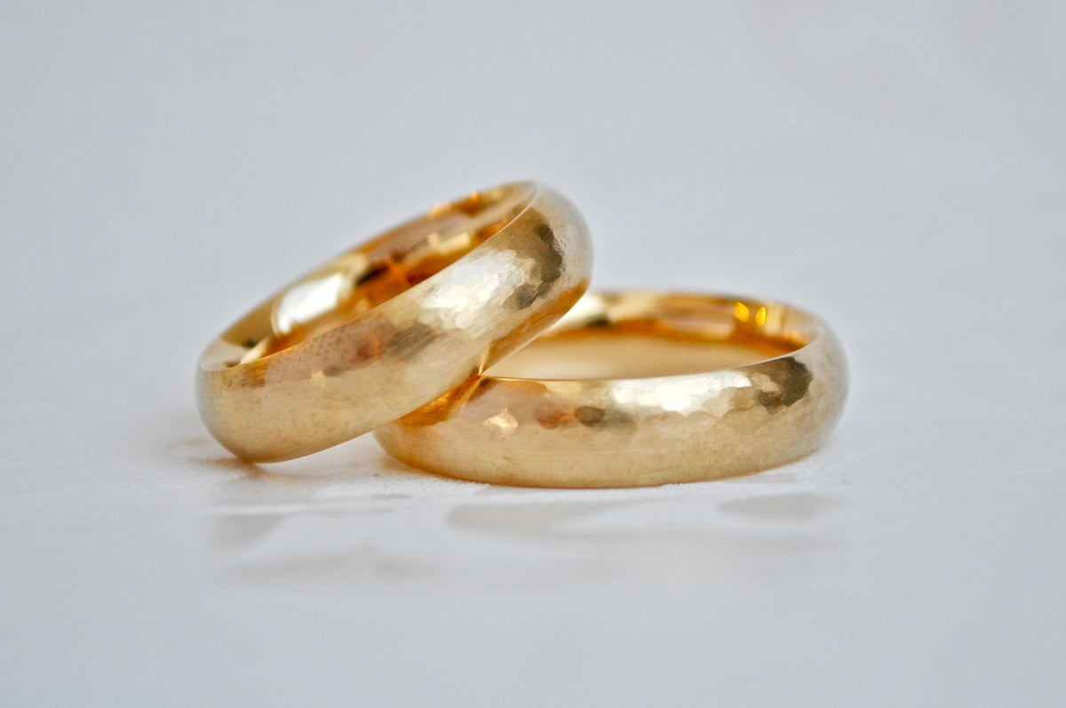 18k yellow gold hammered wedding bands