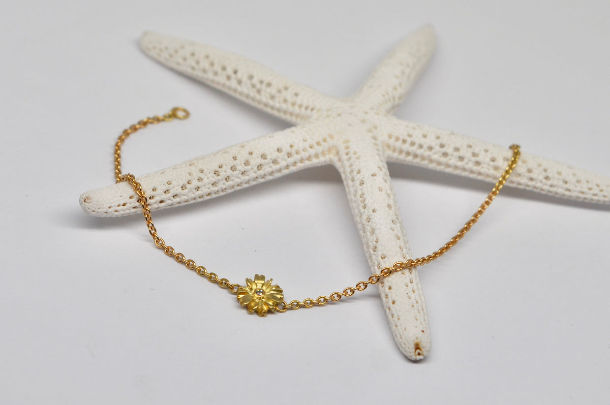 Diamond Daisy Bracelet in 18K Yellow Gold