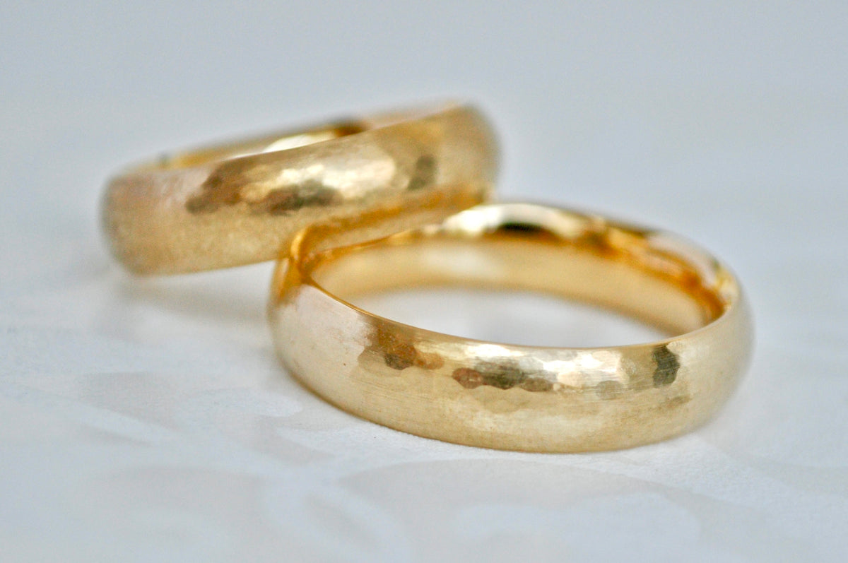 18k yellow gold hammered wedding bands