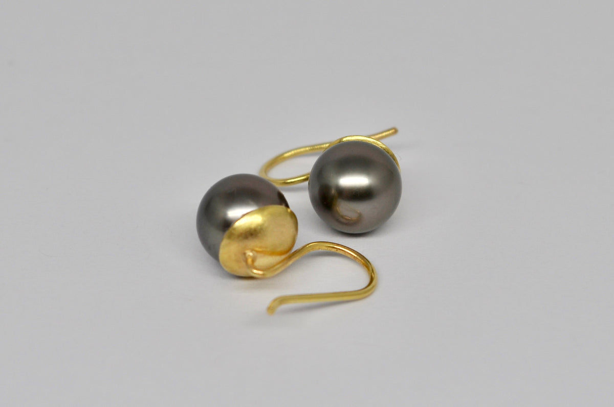 Tahitian Pearl Drop Earrings in 18K Gold