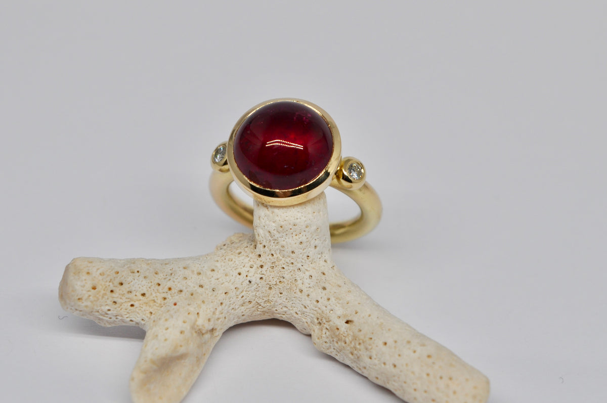 18K Gold Red Tourmaline Cabochon Ring with Diamond Accents