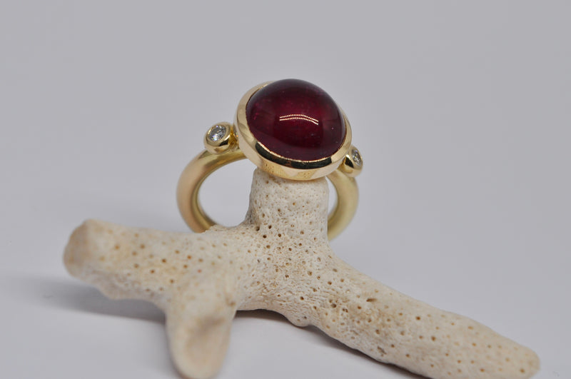 18K Gold Red Tourmaline Cabochon Ring with Diamond Accents