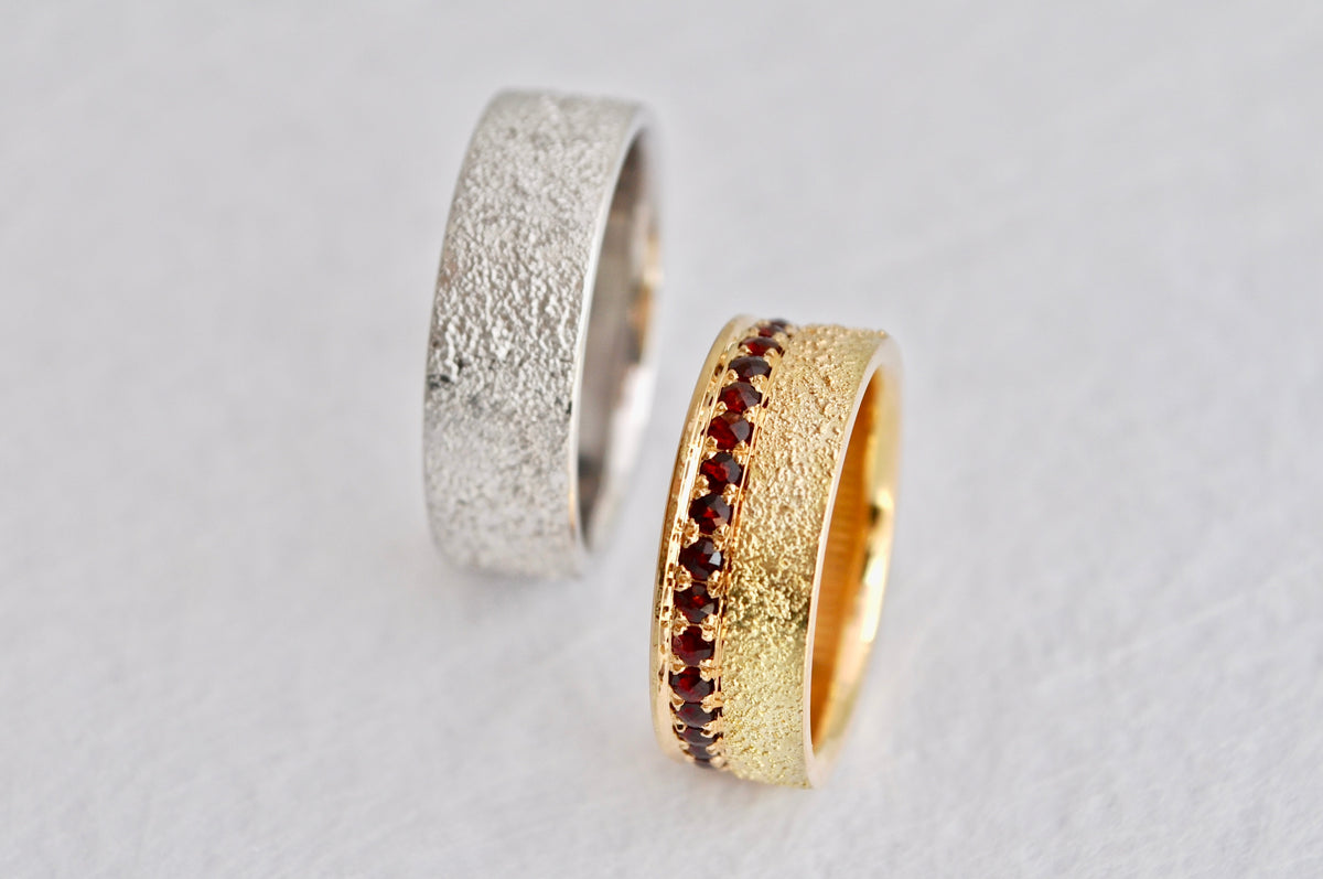 18k white and yellow gold wedding rings, Garnet
