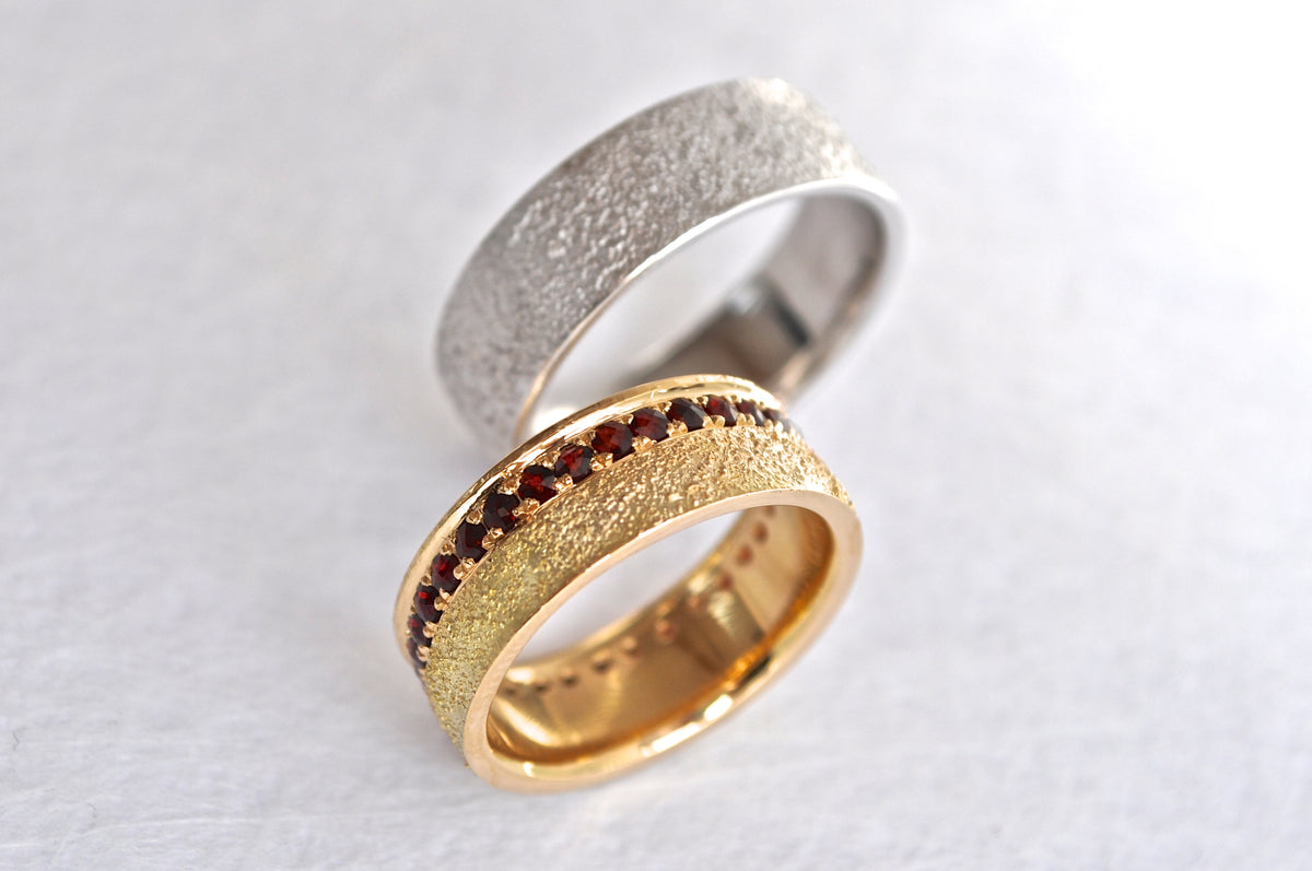 18k white and yellow gold wedding rings, Garnet