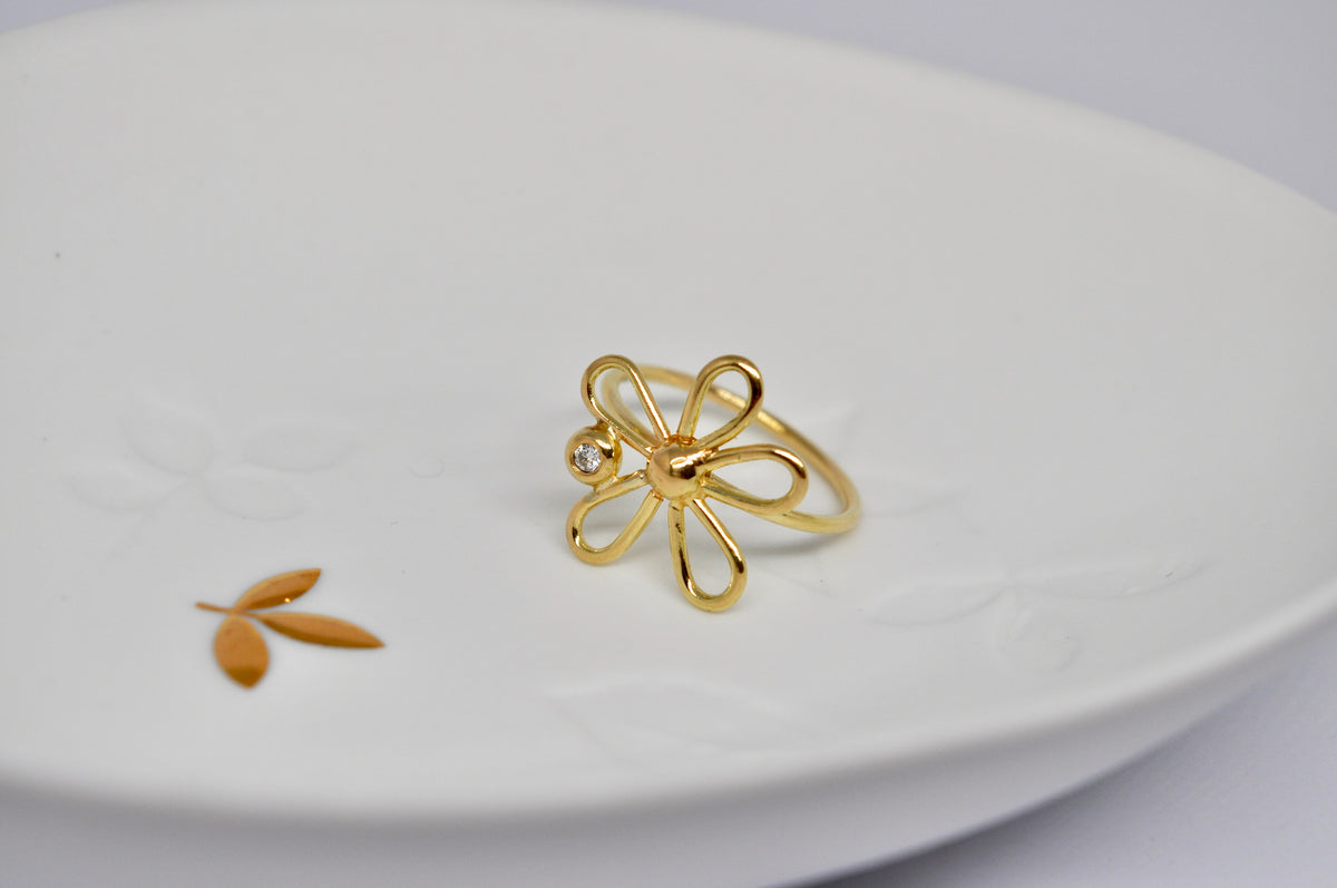 Wildflower Diamond Ring in 18k Yellow Gold