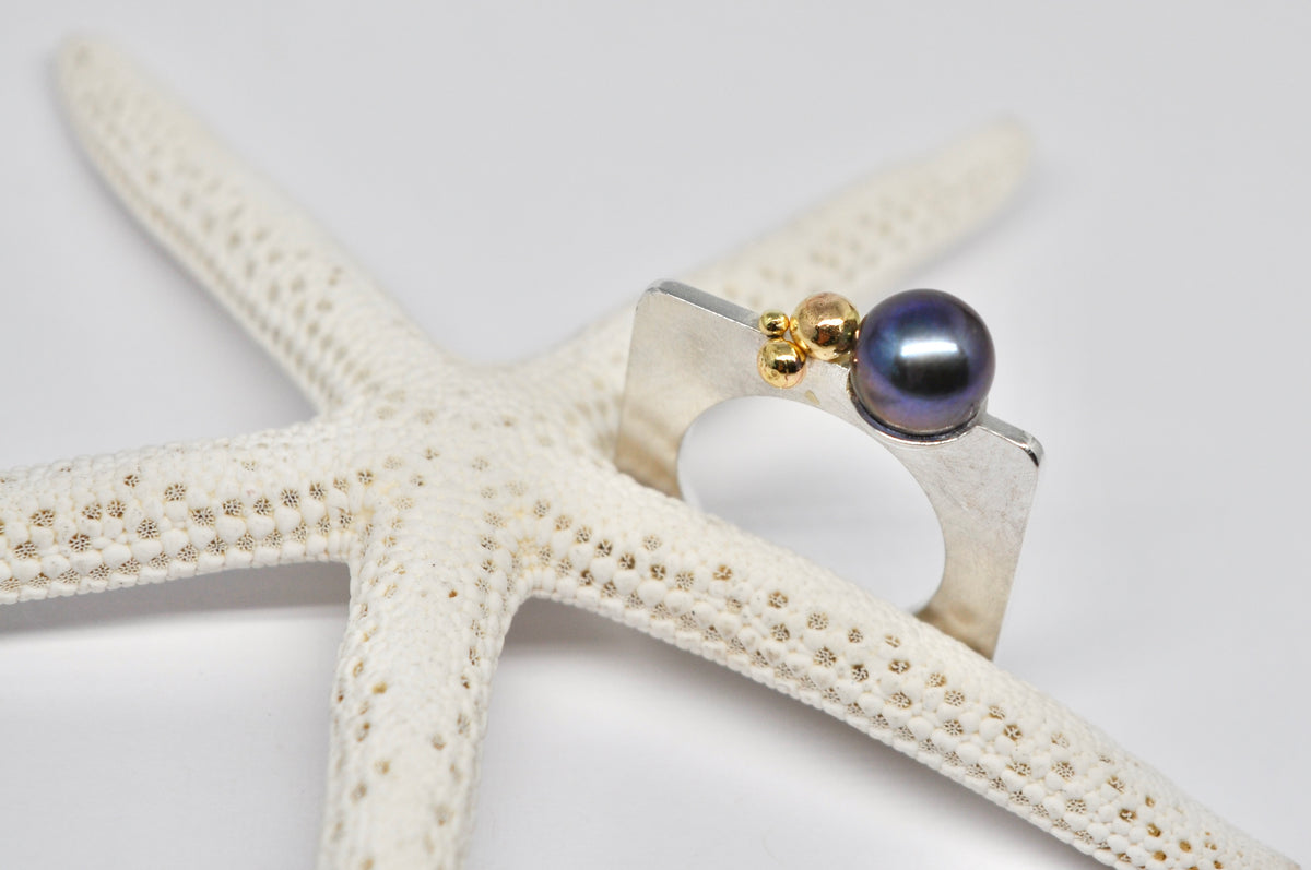 Black Freshwater Pearl Silver Ring with 18K Gold Accent