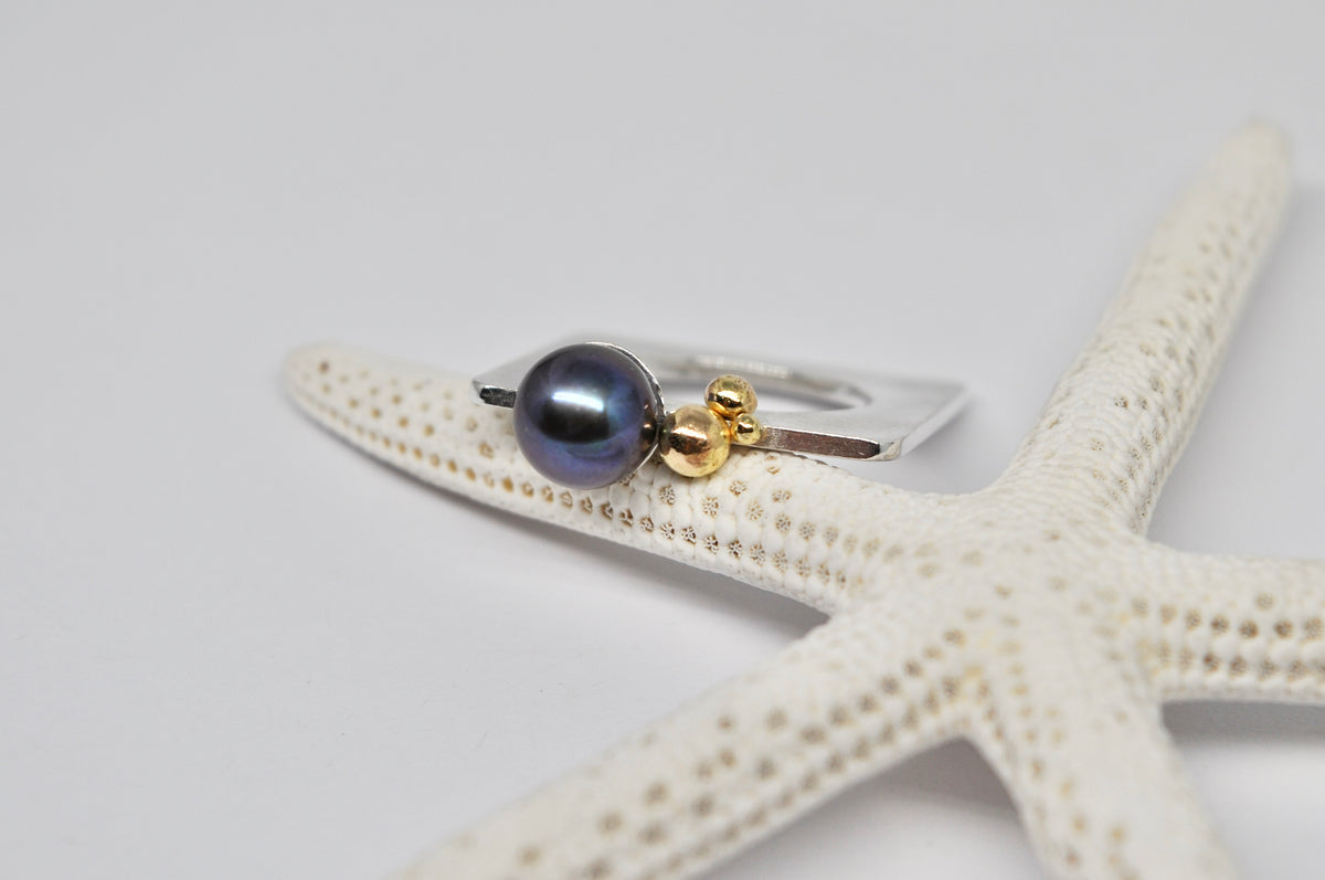 Black Freshwater Pearl Silver Ring with 18K Gold Accent