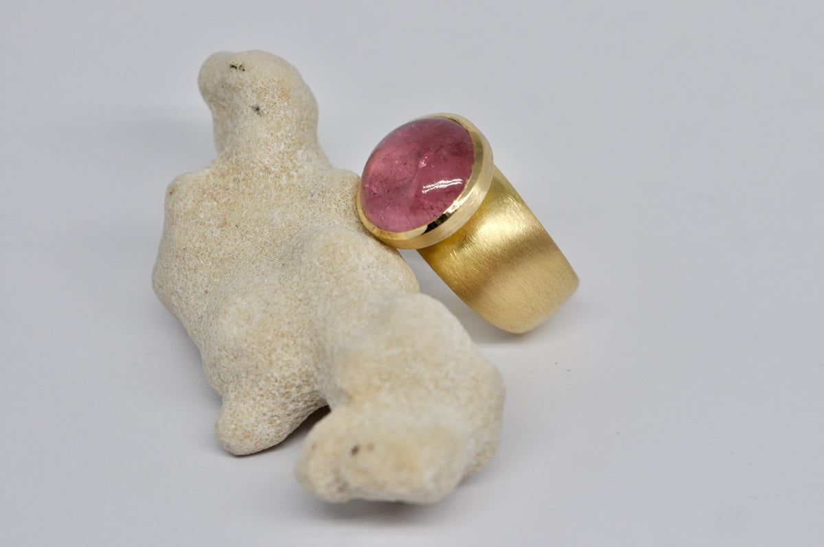 Handcrafted Gold Ring with Pink Tourmaline Cabochon