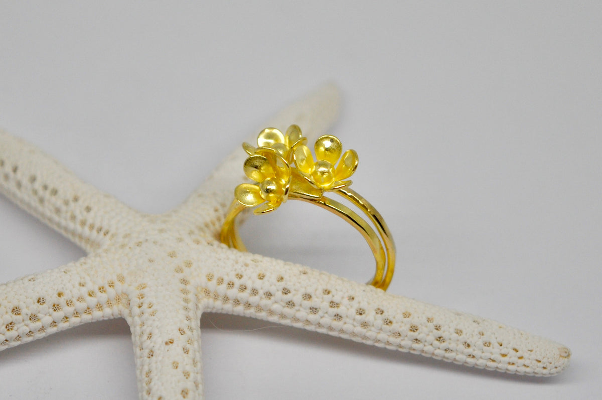 Dainty 18K Yellow Gold Daisy Flower Ring