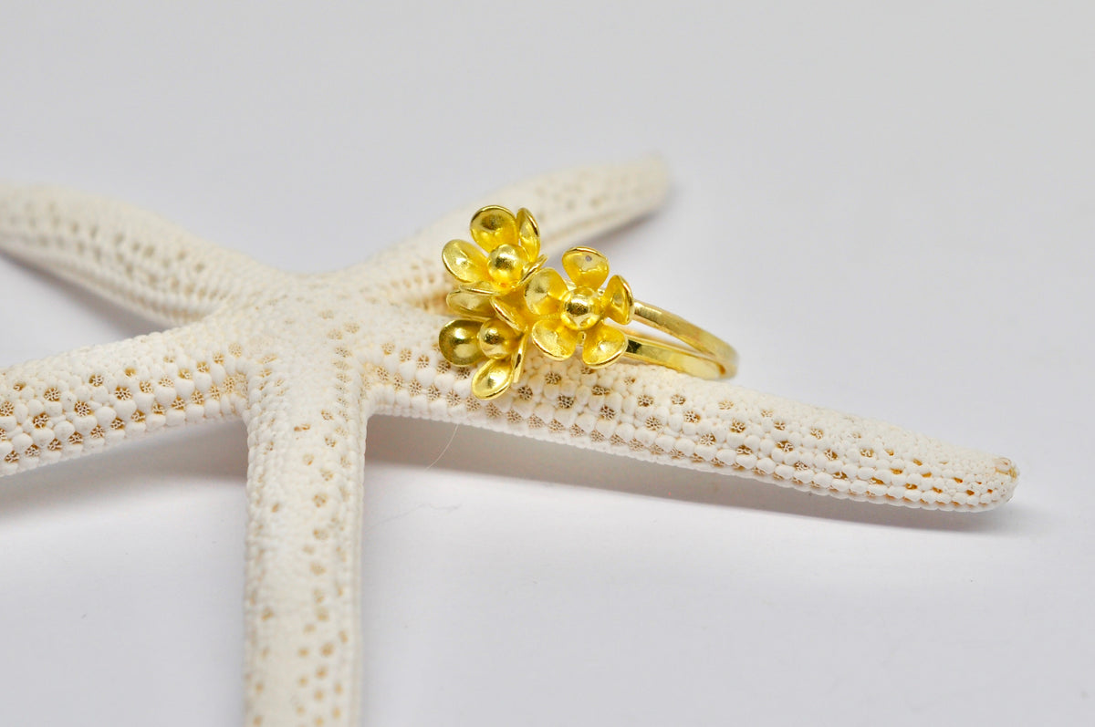 Dainty 18K Yellow Gold Daisy Flower Ring
