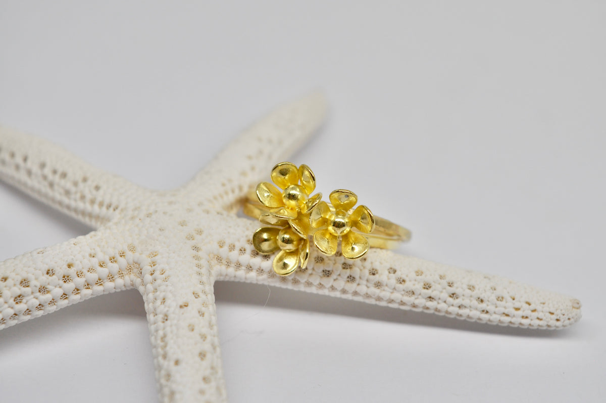 Dainty 18K Yellow Gold Daisy Flower Ring