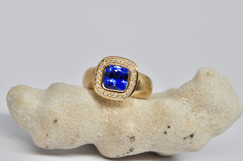 Tanzanite & Diamond Halo Ring — 18k Yellow Gold